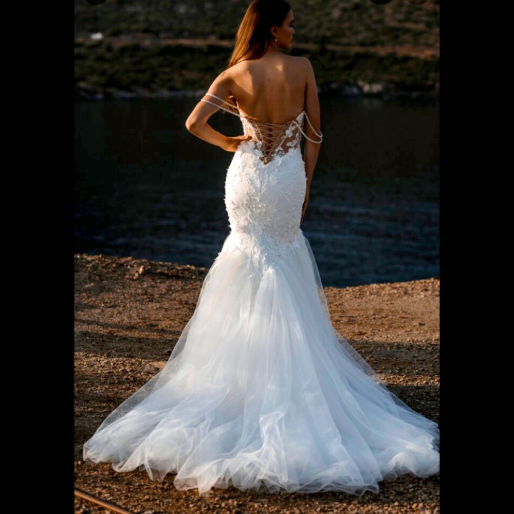 Milla Nova- BRAND NEW 2022 BLANCA DRESS- never worn (L)
